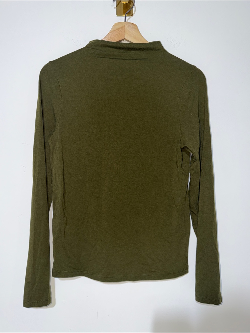 Old Navy Olive Green Long-Sleeve Women's Top size medium